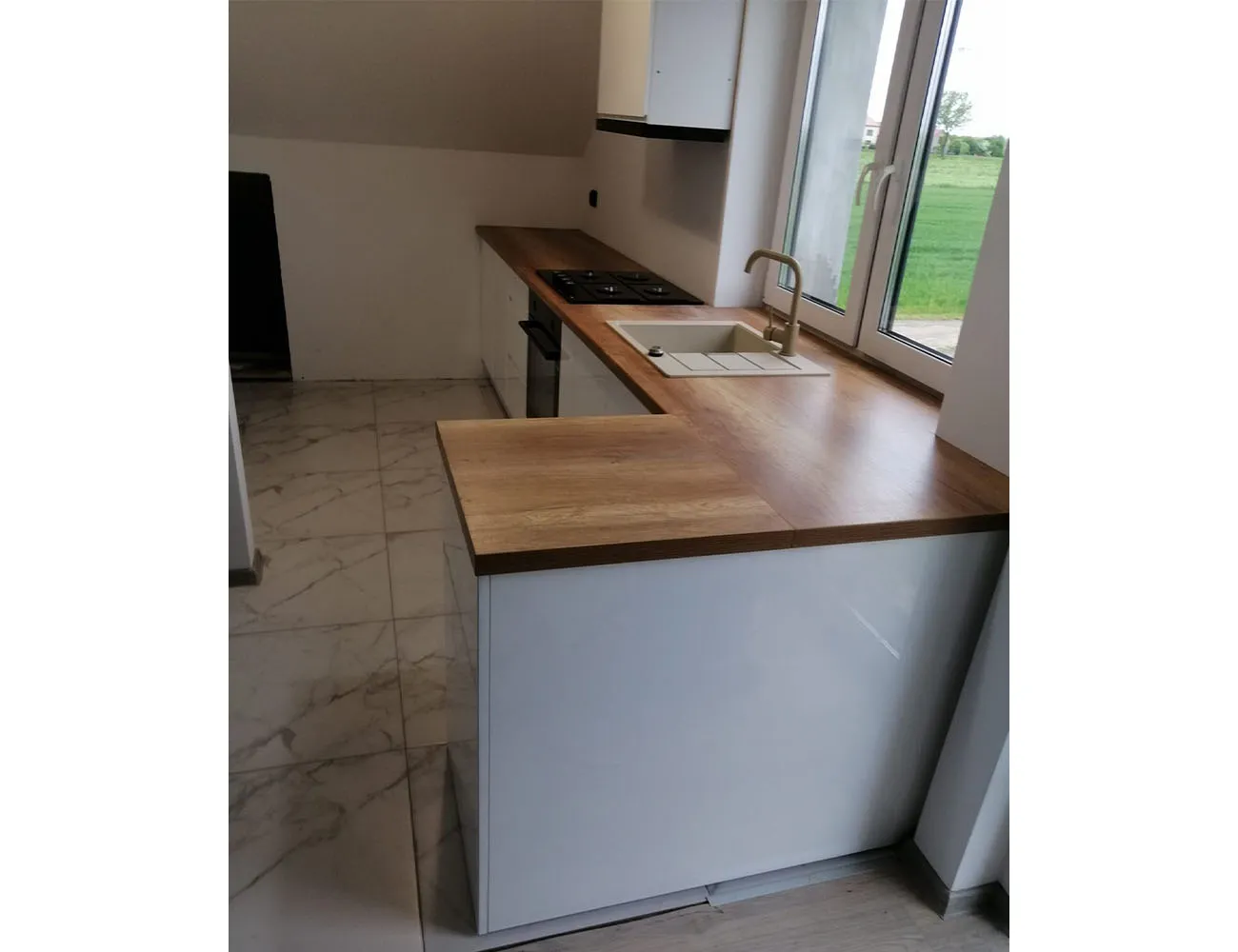 Kuchnia minimalistyczna drewno miniatura 4