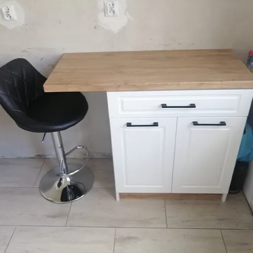 Realizacja: Komoda zintegrowana z blatem / stół i biurko
