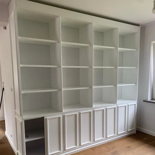 Realizacja: Klasyczny biały regał na wymiar biblioteczka